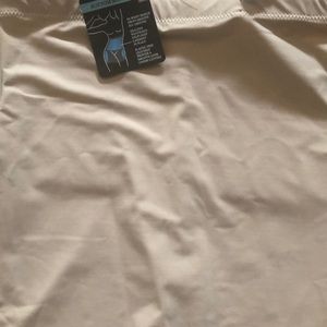 Sleek Smoothers Maidenform